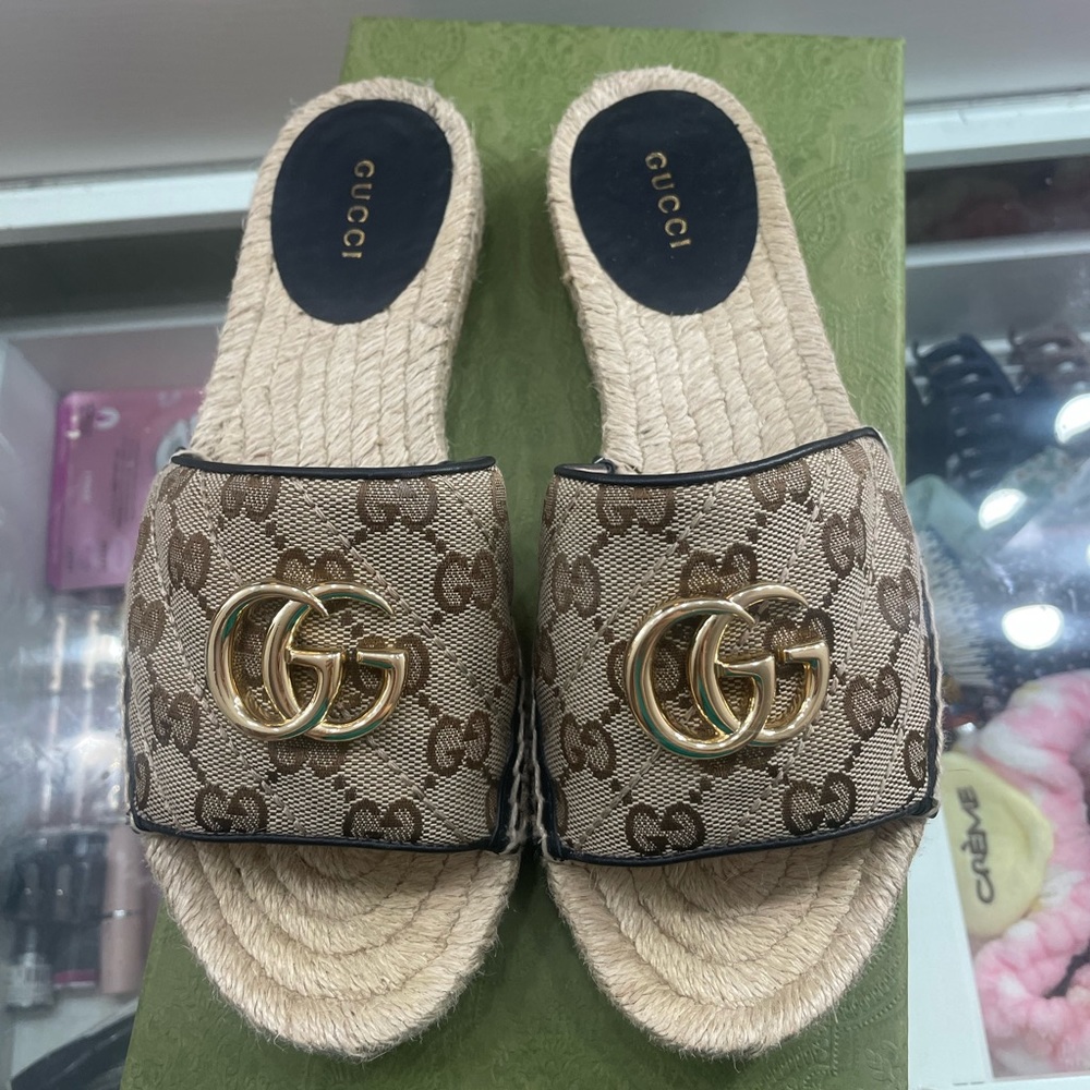 WOMEN'S GG MATELASSÉ CANVAS ESPADRILLE SANDAL SIZE 6